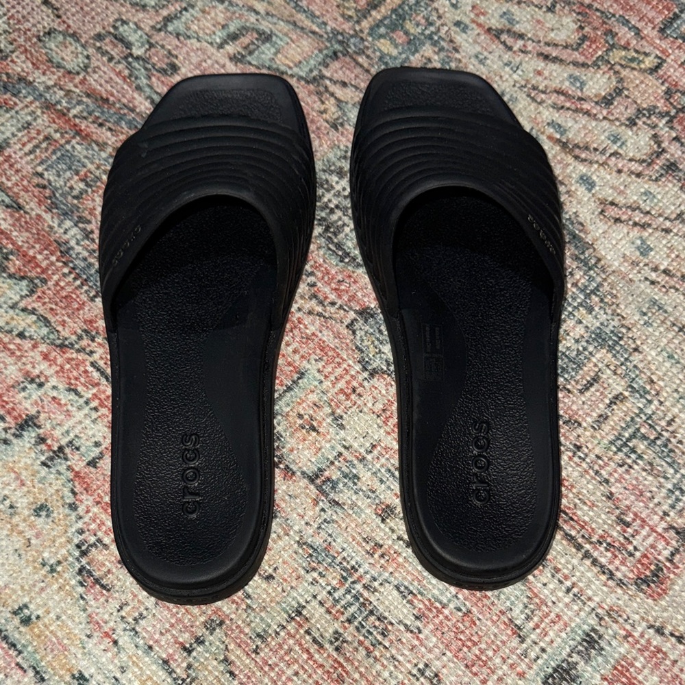 CROCS Black Ribbed Mules